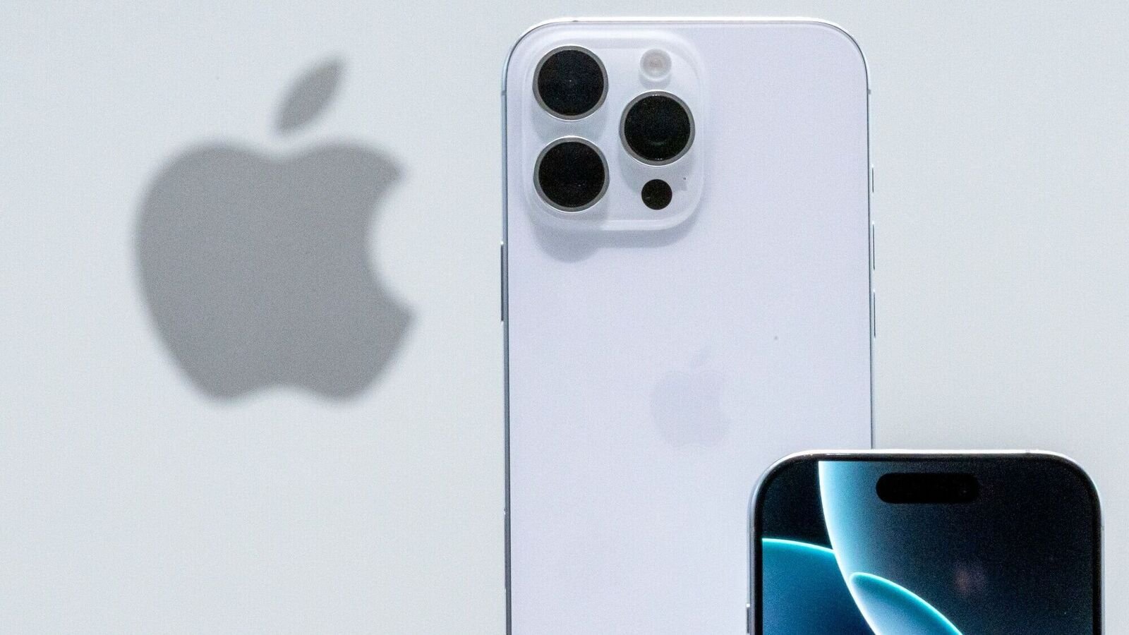 Vijay Sales launches Apple Days Sale: Big discounts on iPhone 16 series, MacBooks and more