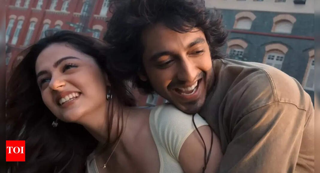 ‘Saiyaara’ Box Office collection day 10 (Live): Ahaan Panday and Aneet Padda shine as Mohit Suri’s film eyes Rs 250 crore mark | Hindi Movie News