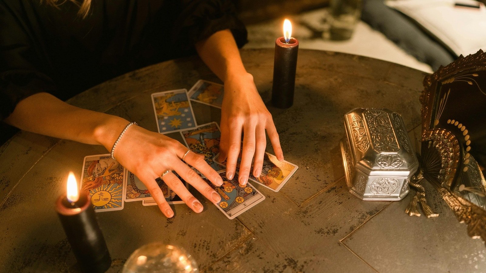 Weekly Horoscope Tarot Saptahik Rashifal 28 July-3 August 2025 Tarot Card Readings Weekly Horoscope Tarot, टैरो राशिफल: 12 राशियों के लिए 28 जुलाई-3 अगस्त का समय कैसा रहेगा?, एस्ट्रोलॉजी न्यूज़